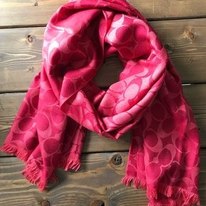 COACH Signature Scarf ♥️
